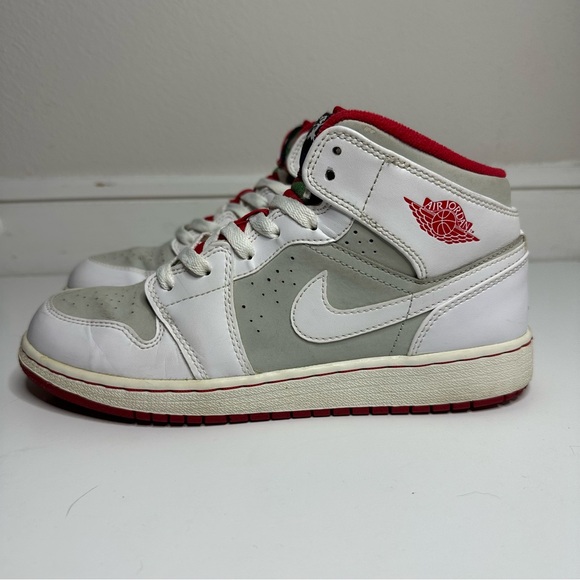 Air Jordan 1 mid ‘Hare Jordan’ GS Kids size 6Y, Women’s size 8 - Picture 3 of 9